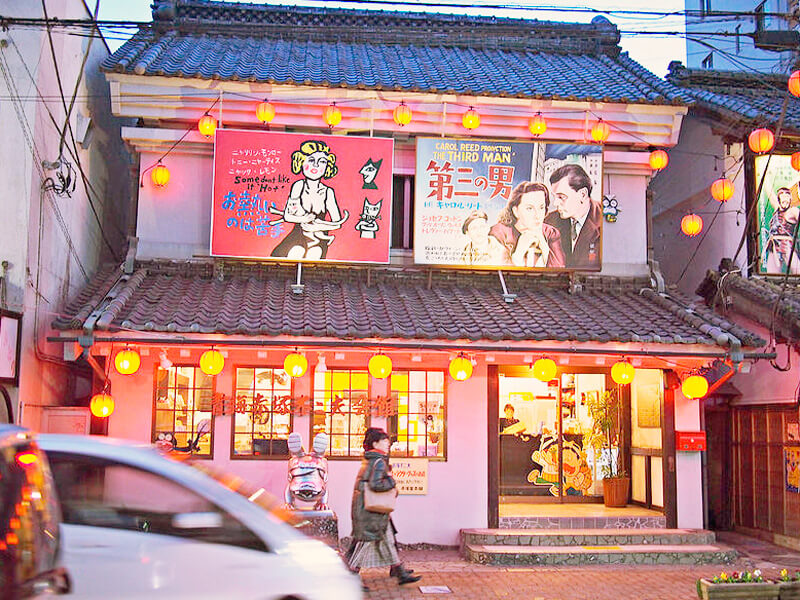 青梅にある昭和レトロな映画看板