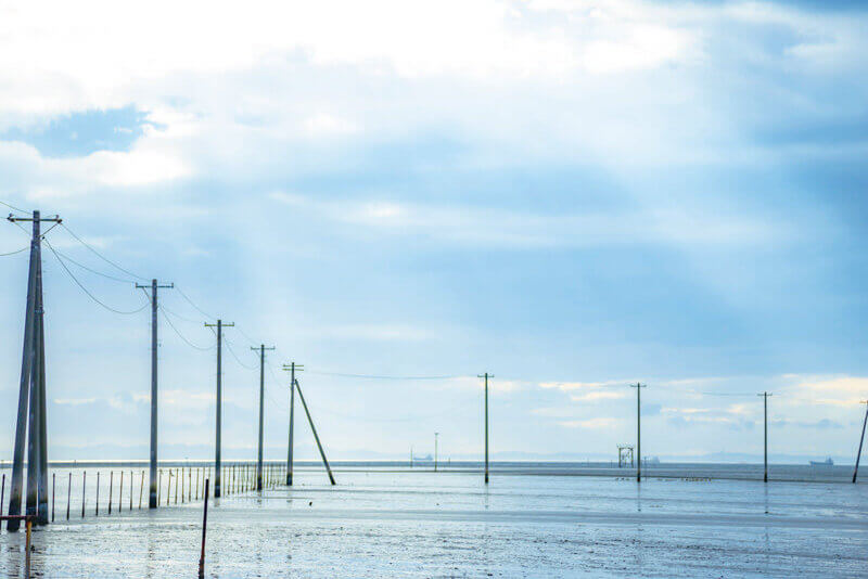 江川海岸の海中電柱