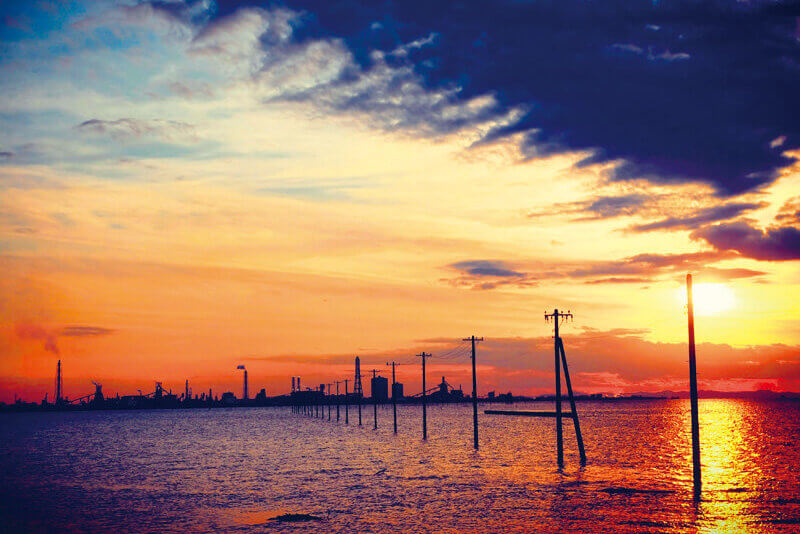 江川海岸の海中電柱 夕焼け