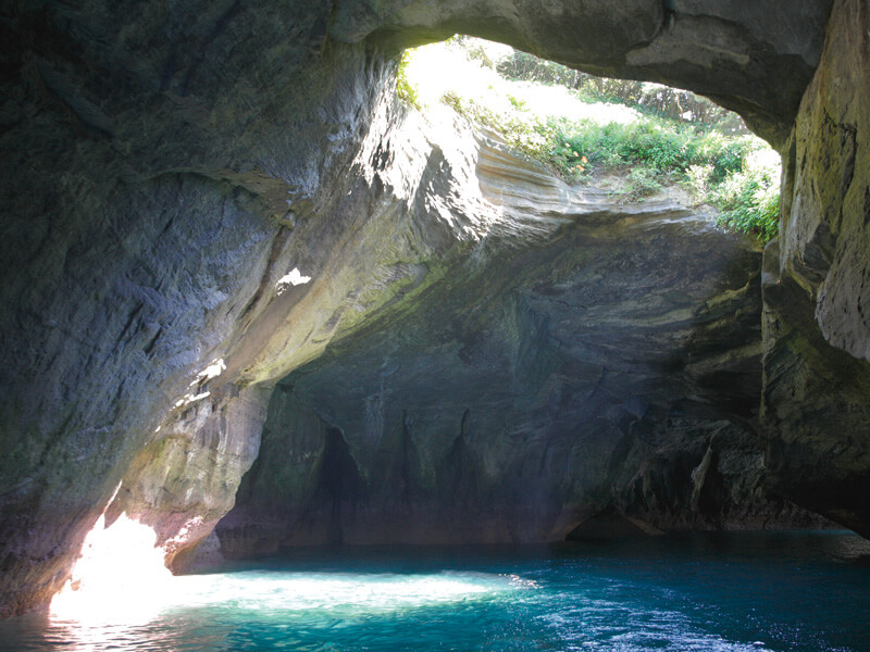堂ヶ島・天窓洞