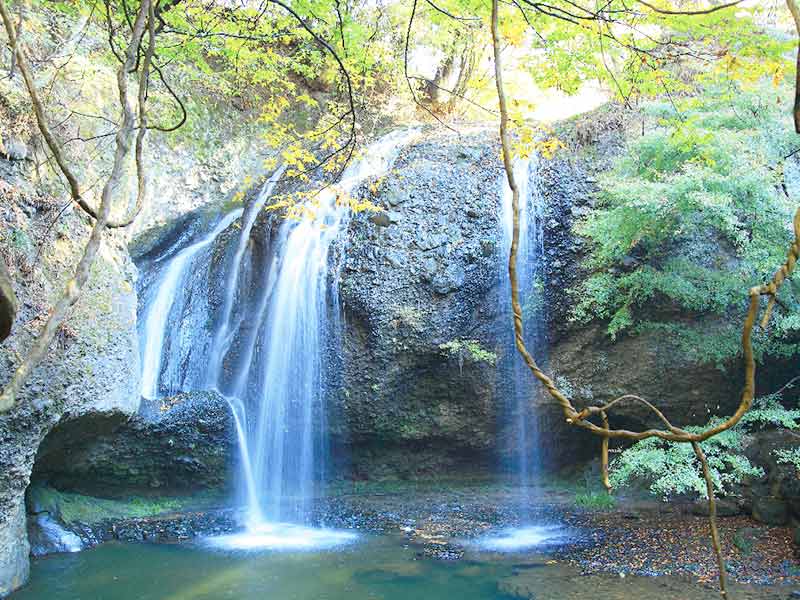 月待の滝