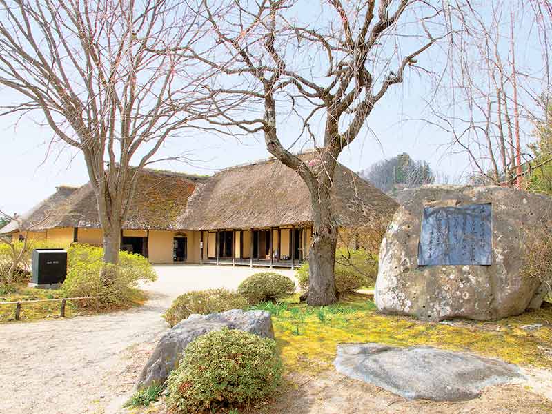 遠野市 茅葺屋根集落の画像