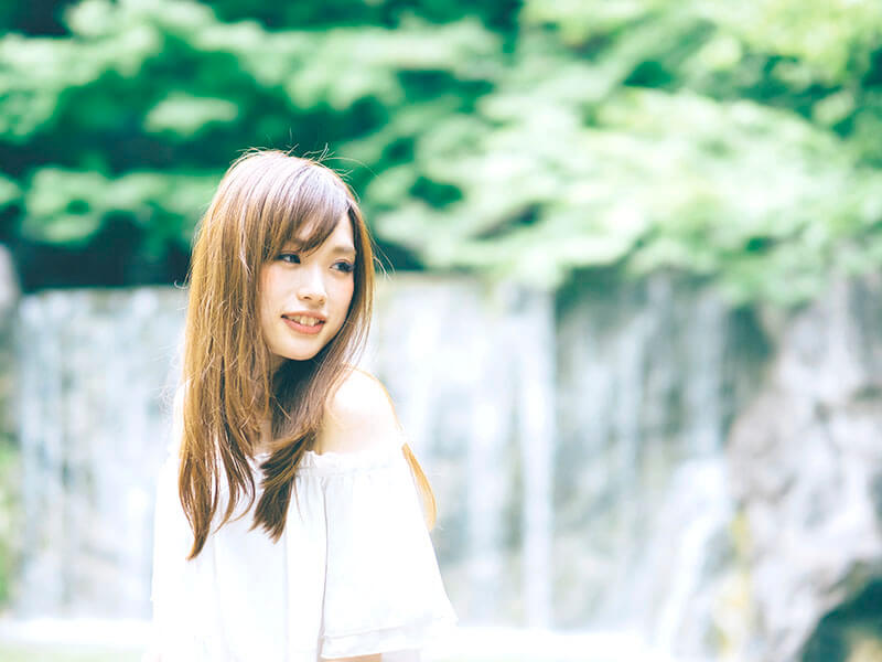 避暑地に来た女性