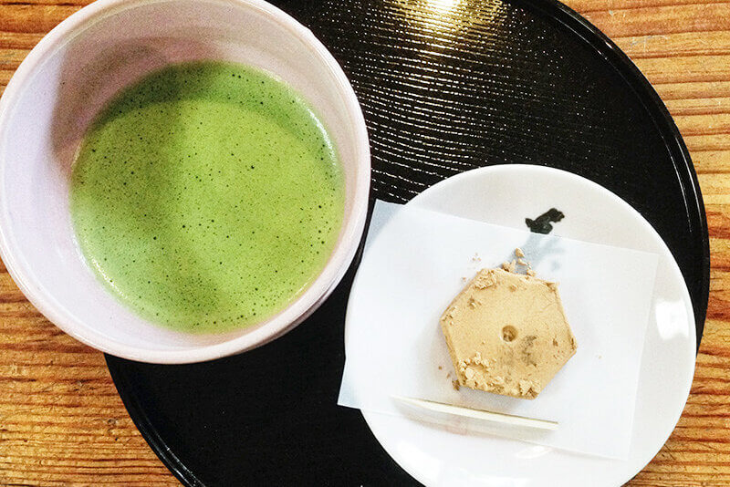 抹茶とへそもち