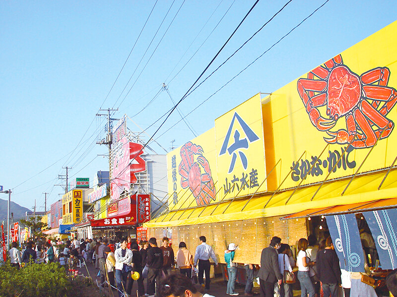 寺泊の市場通り