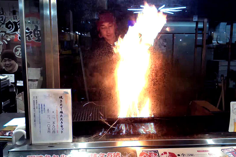 鰹のタタキ実演