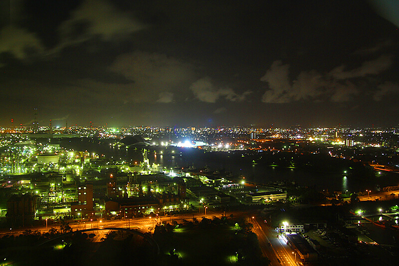 四日市港ポートビルからの工場夜景