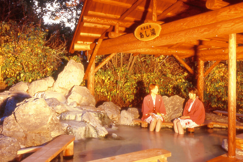川湯温泉街の足湯
