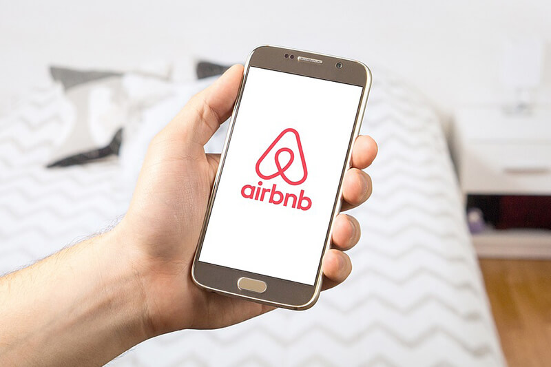 Airbnbで予約するイメージ