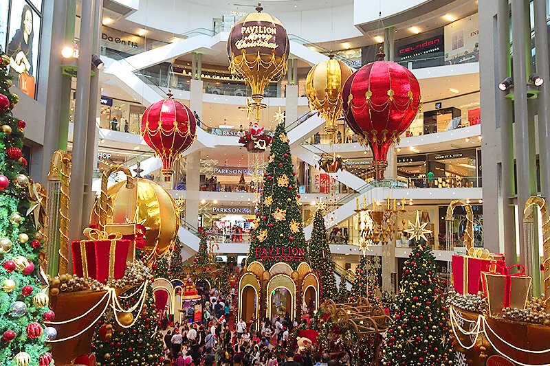 クリスマスのショッピングモール