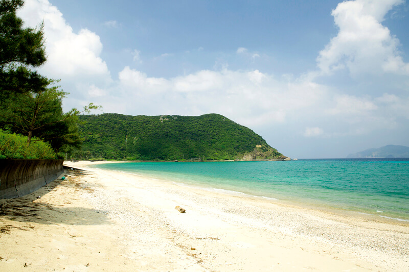 加計呂麻島 実久集落浜辺